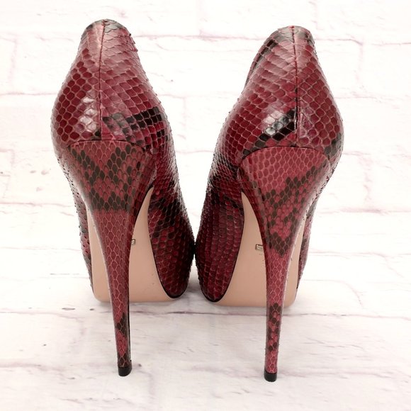Gucci Women's Lili Python Peep Toe Platform Pumps Heels Size 7.5M Burgundy/Black - Picture 8 of 9